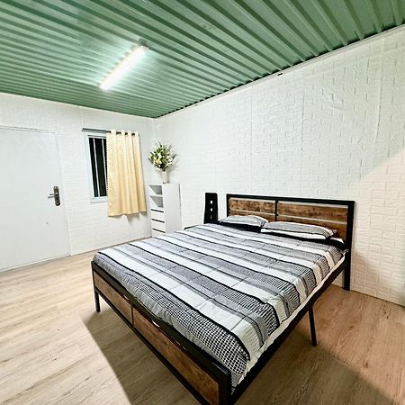 Private Cabin In Central Auckland Exterior photo