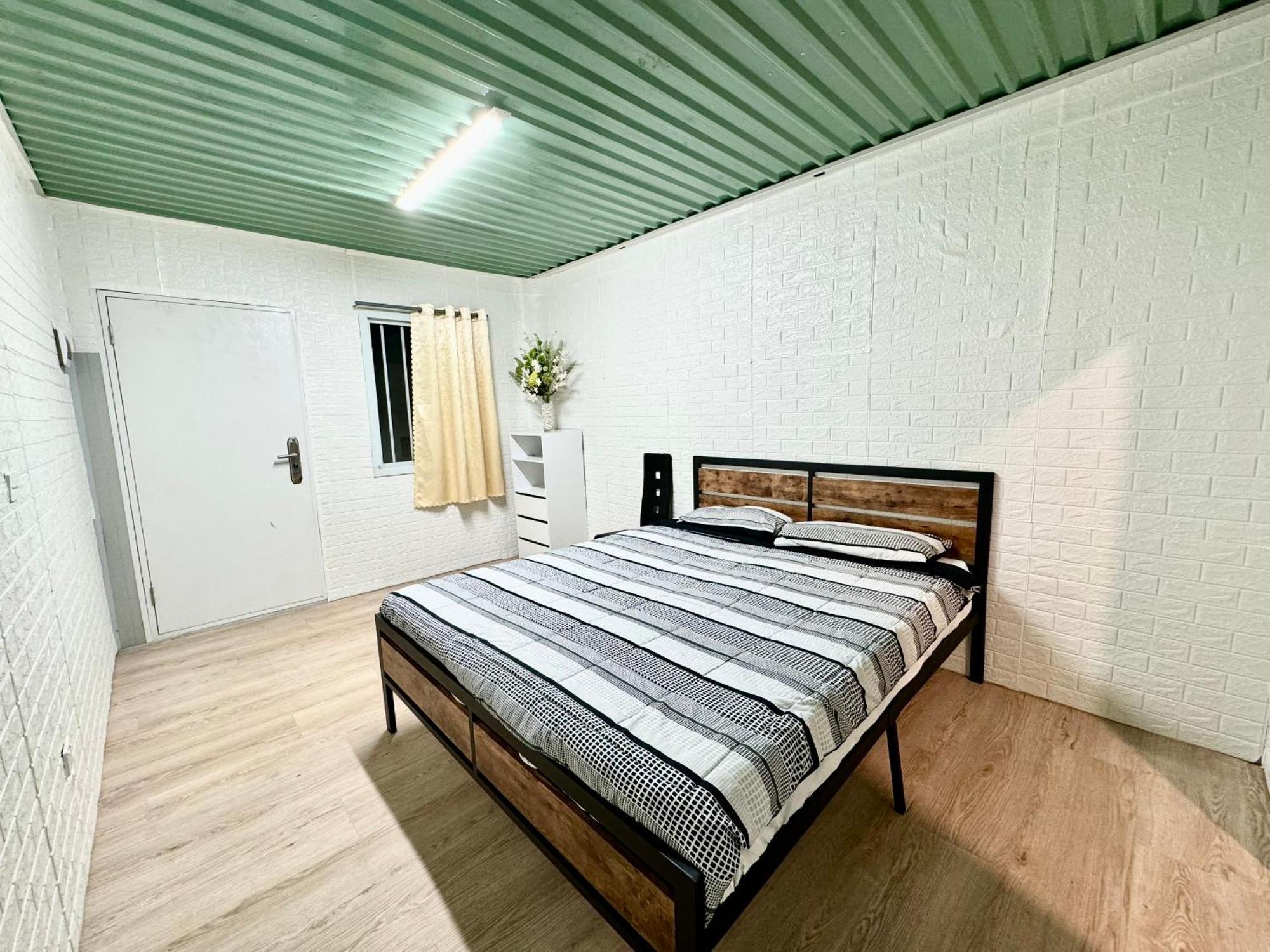 Private Cabin In Central Auckland Exterior photo