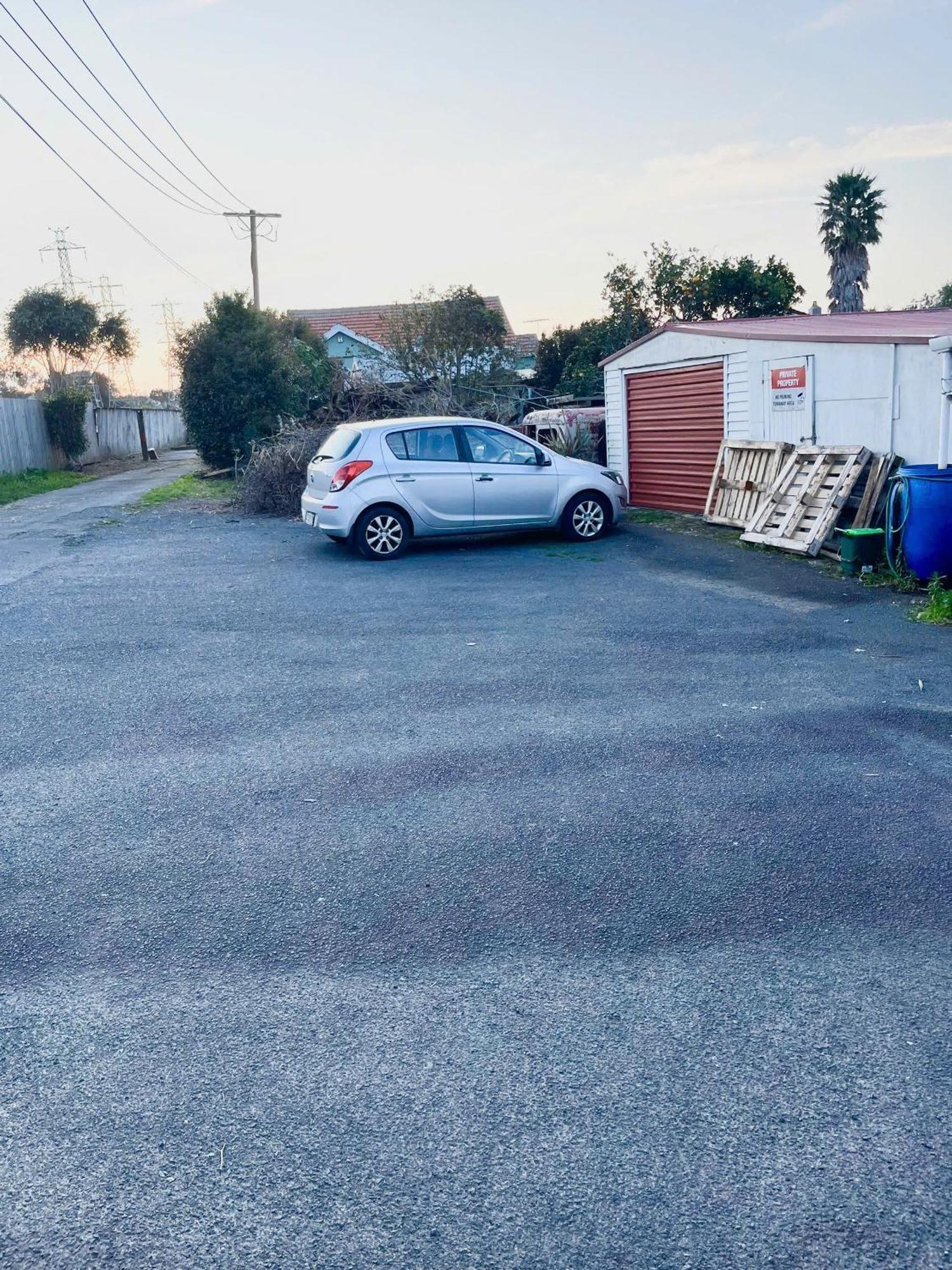 Private Cabin In Central Auckland Exterior photo